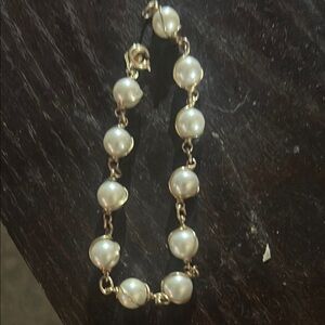 Cream and Gold Pearl Bracelet with Delicate Metal Links